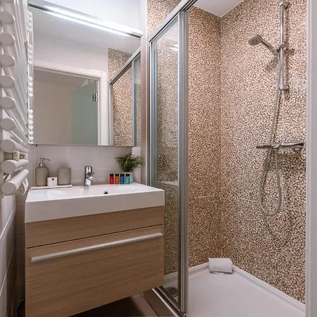 Spacious Comfortable And Modern With Sea View Apartman *
