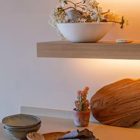 Spacious Comfortable And Modern With Sea View Apartment